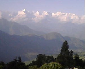 Les sommets de Panch Chuli vus de Berinag. Photo Tibetan People's Uprising Movement