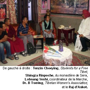 Réunion chez le Raj d'Askot