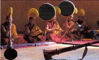 Moines du monastère de Gyüto Moines du monastère de Gyüto